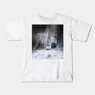 It's snowing into the woods - Illustration Kids T-Shirt